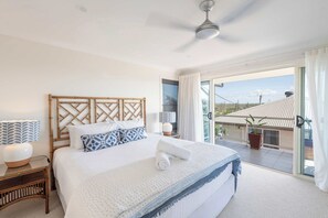 3 bedrooms, desk, iron/ironing board, WiFi