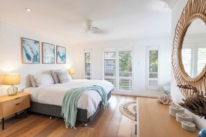2 habitaciones, escritorio, tabla de planchar con plancha y wifi 