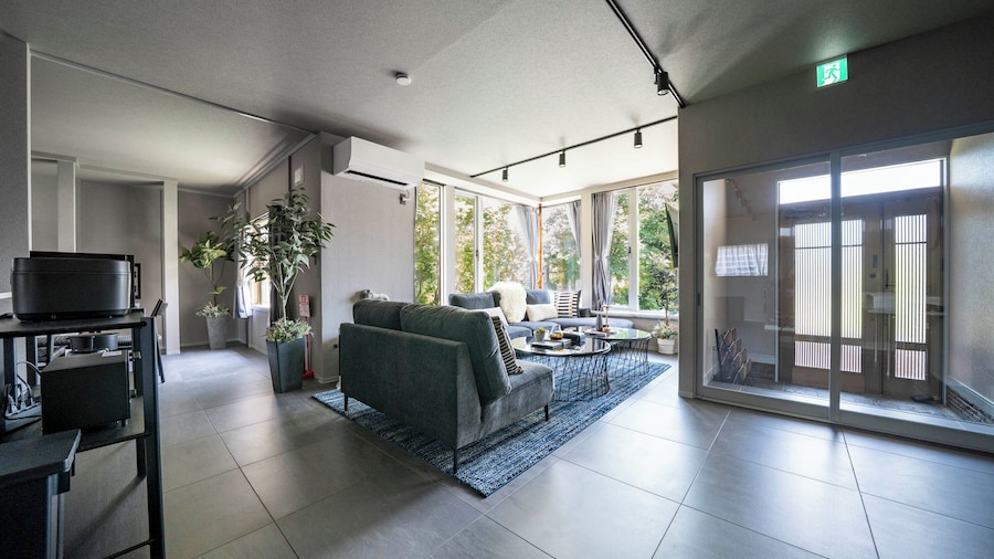 GROUNDBLOOM YIG STAY