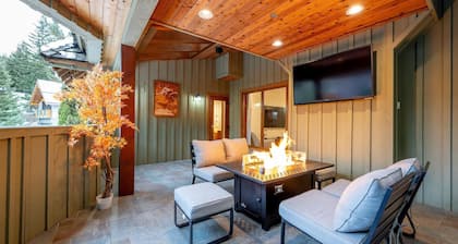 Luxury Chalet 8BR with Hot Tub in Whistler