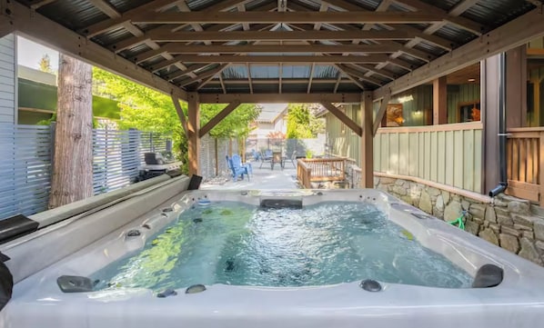 室外 SPA 浴池