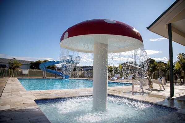 Piscina a l'aire lliure de temporada