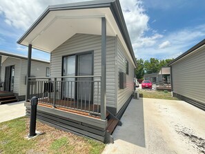 Economy Studio | Terrace/patio