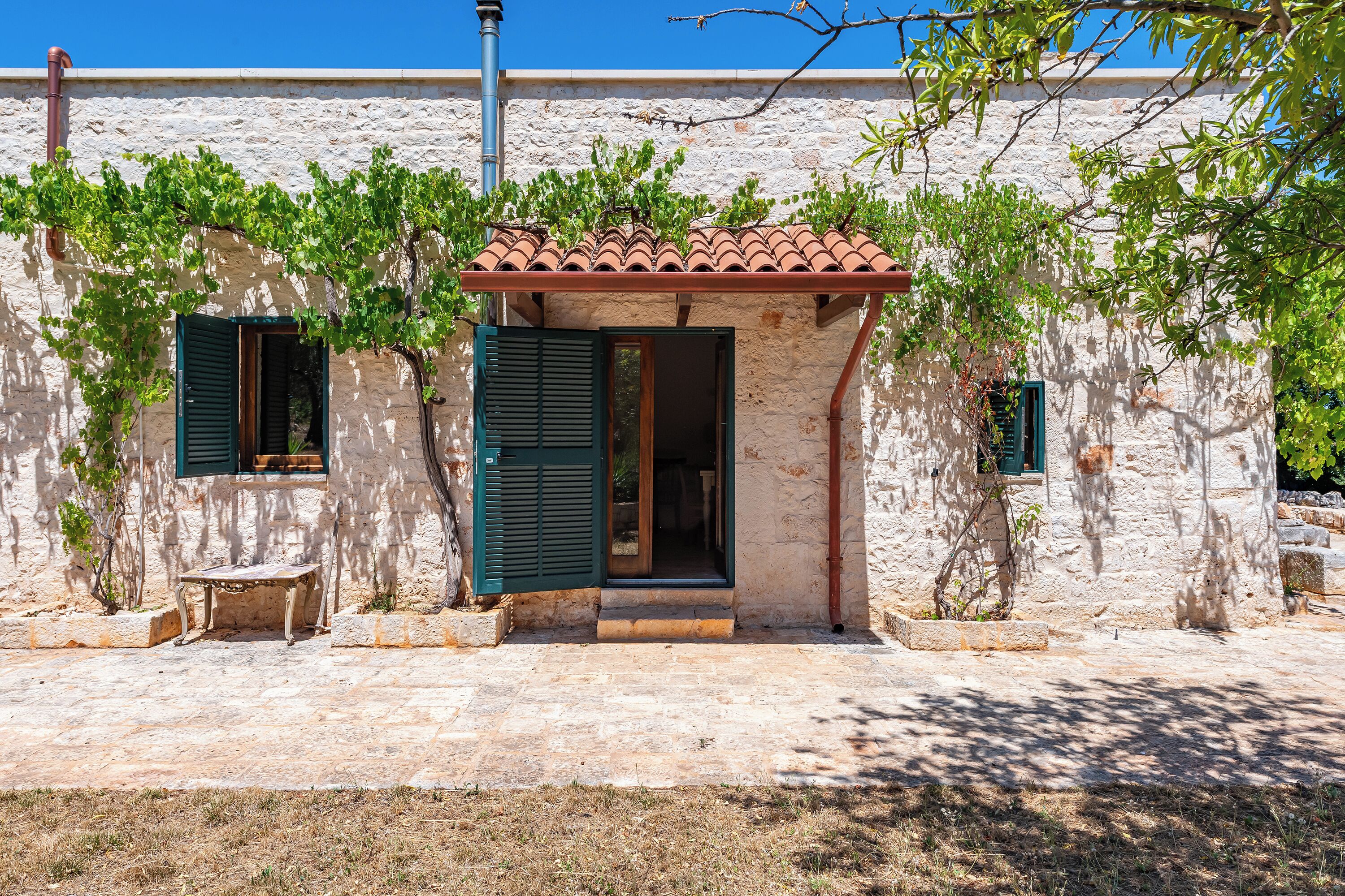 Family Villa, Multiple Bedrooms, 2 Bathrooms, Mountainside (Lamia Terra) | Exterior detail