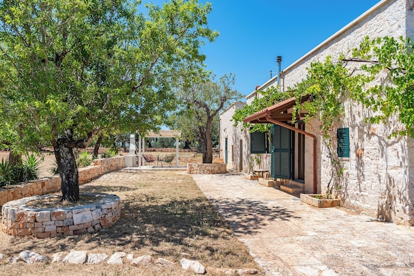 Family Villa, Multiple Bedrooms, 2 Bathrooms, Mountainside (Lamia Terra) | Exterior