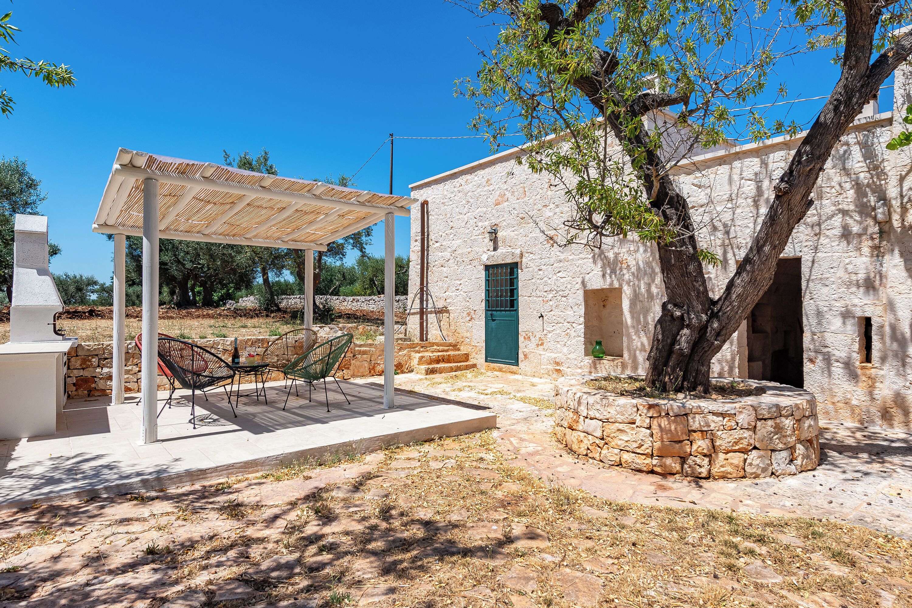 Villa familiar, varias habitaciones, 2 baños, junto a la montaña (Lamia Terra) | Terraza o patio