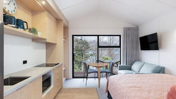 Family Self-Contained Villa (Sleeps 4) | Private kitchen