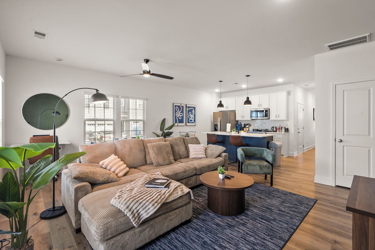 Townhome | Living area