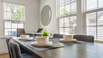 Townhome | Dining room