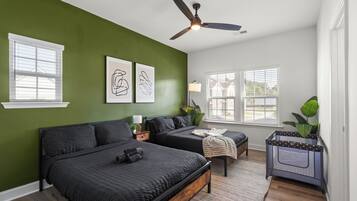 Townhome | Free WiFi