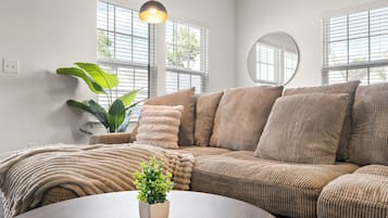 Townhome | Living area