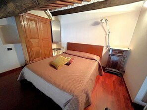 واي فاي مجانًا وملاءات أسرّة