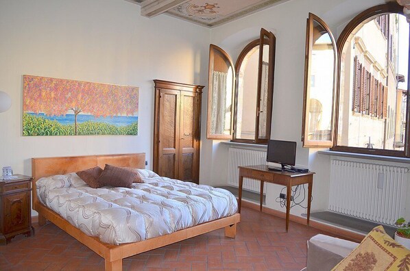 1 bedroom, free WiFi, bed sheets