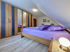 2 bedrooms, internet