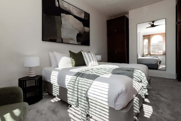 3 bedrooms, desk, iron/ironing board, WiFi