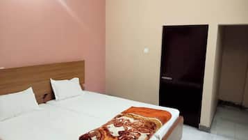 Habitación básica doble | Wifi gratis y ropa de cama