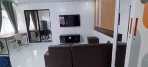 Departamento Deluxe, 1 habitación, balcón, vista a la montaña | Escritorio, espacio para trabajar con laptop y cortinas blackout 