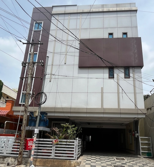 Fachada da propriedade