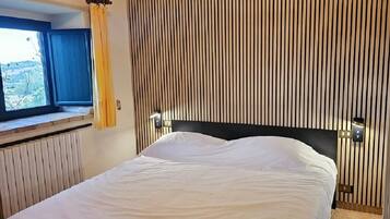 2 chambres, fer et planche Ă repasser, Wi-Fi gratuit, draps fournis