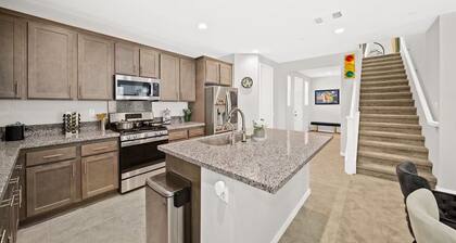 Super Mario/5BD/3BA/7BEDS/3TVS/Near Airpot/Clean