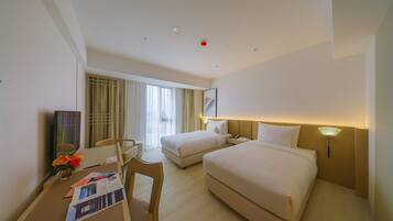 Gebar bulu kapas, dihias secara berasingan, meja