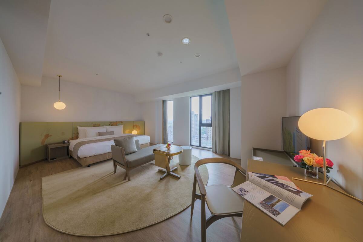 Executive Double Room, City View