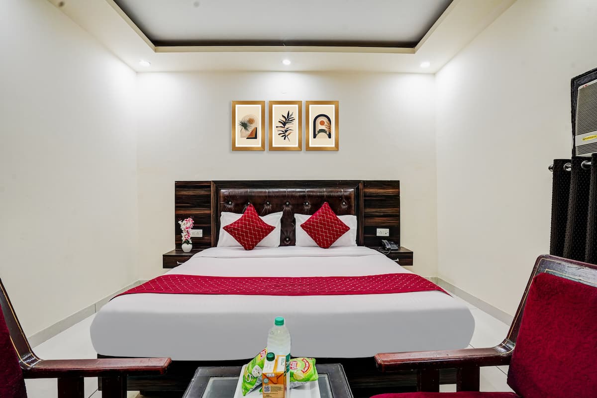 Premium bedding, memory-foam beds, desk, free WiFi