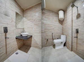 Doccia, asciugacapelli, asciugamani, sapone