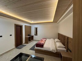 华丽客房, 山景 | 办公桌、笔记本电脑工作区、免费 WiFi