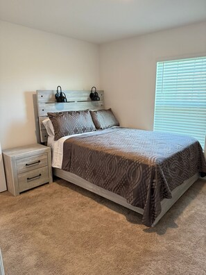 3 chambres, fer et planche à repasser, Wi-Fi gratuit, draps fournis