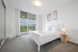 3 bedrooms, iron/ironing board, Internet, bed sheets