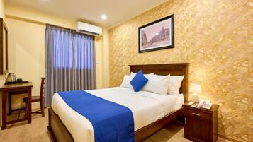 Deluxe Double Room | Iron/ironing board