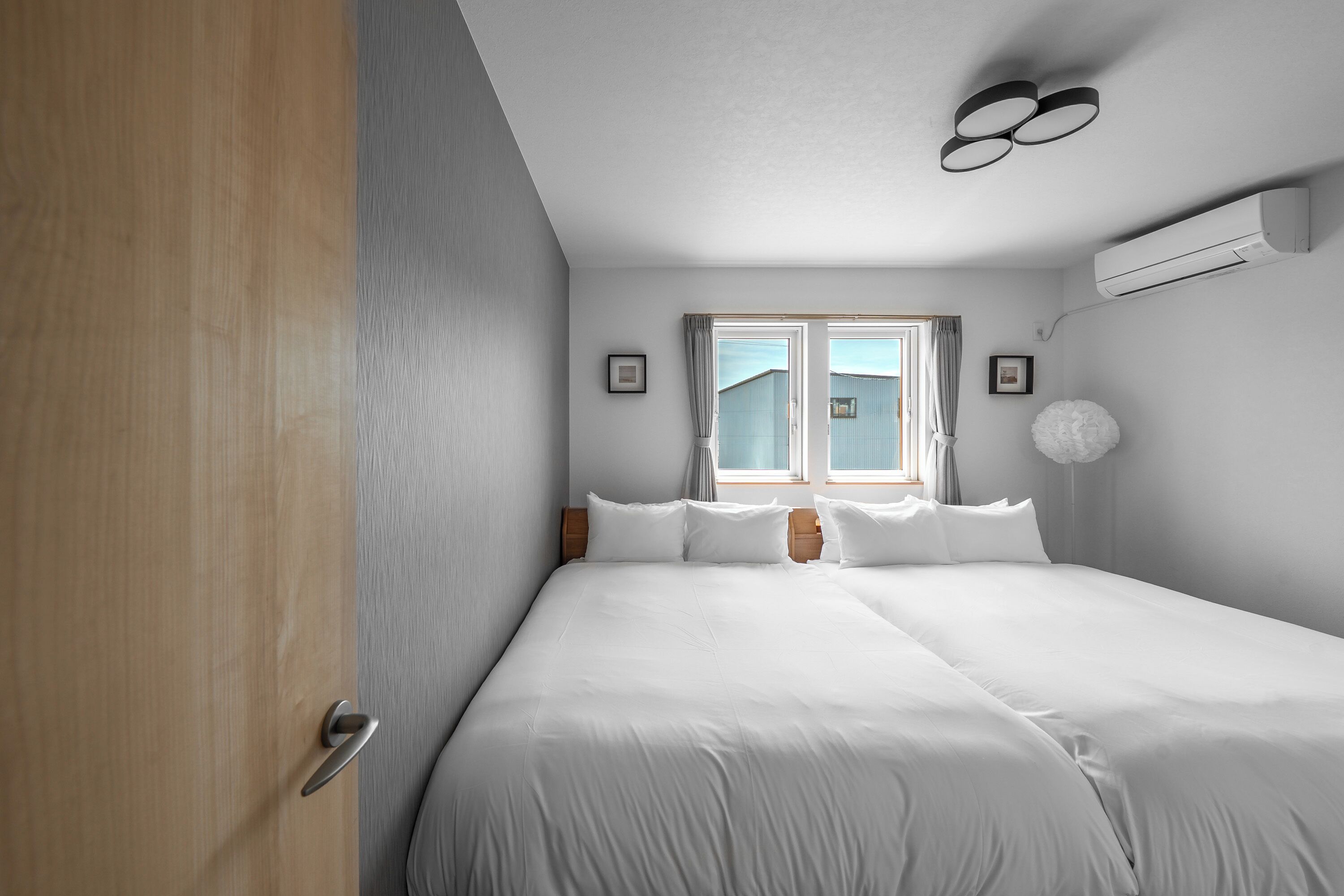 Iron/ironing board, free WiFi