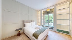 4 habitaciones, escritorio, tabla de planchar con plancha y wifi 