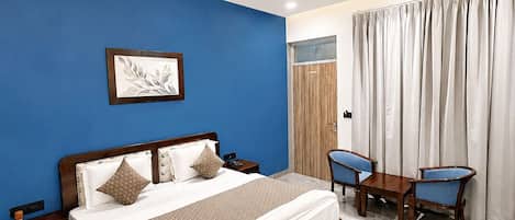 Minibar, cortinas blackout, camas plegables/adicionales y wifi gratis