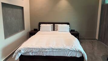 Kamar Double Deluks, pemandangan gunung | Wi-Fi gratis dan seprai linen