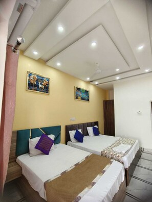 Family Room, Air conditioning | Desk, rollaway beds, free WiFi, bed sheets - Pushpanjali Grand Inn (Ayodhya)