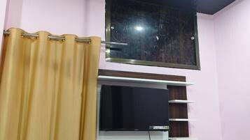 Escritorio, camas plegables/adicionales, wifi gratis y ropa de cama