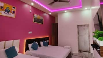 Habitación familiar, aire acondicionado | Escritorio, camas extra, wifi gratis y ropa de cama