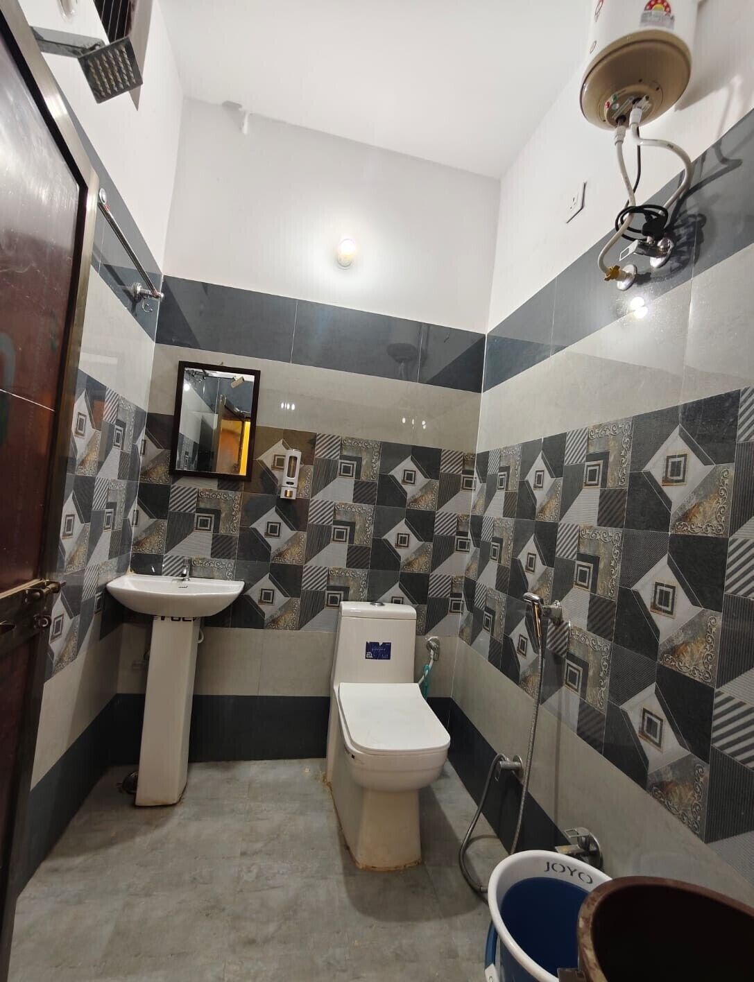 Habitación familiar, aire acondicionado | Escritorio, camas extra, wifi gratis y ropa de cama 