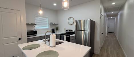 Mikrowelle, Ofen, Herdplatte, Geschirrspüler