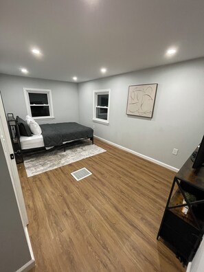 3 bedrooms, in-room safe, iron/ironing board, free WiFi