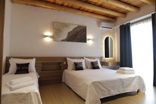 saada boutique studios