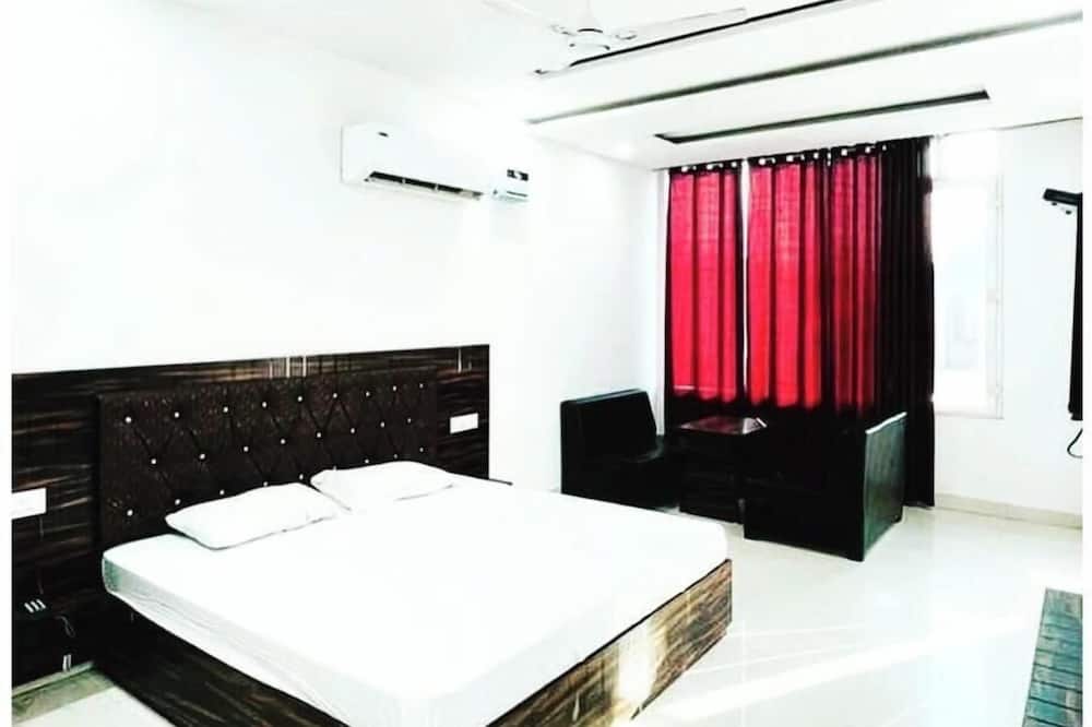 Town house cafe and hotel - Santri