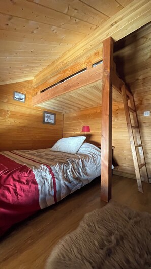 5 bedrooms, iron/ironing board, travel crib, free WiFi