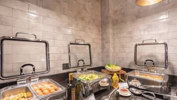 Free daily buffet breakfast