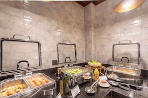 Free daily buffet breakfast