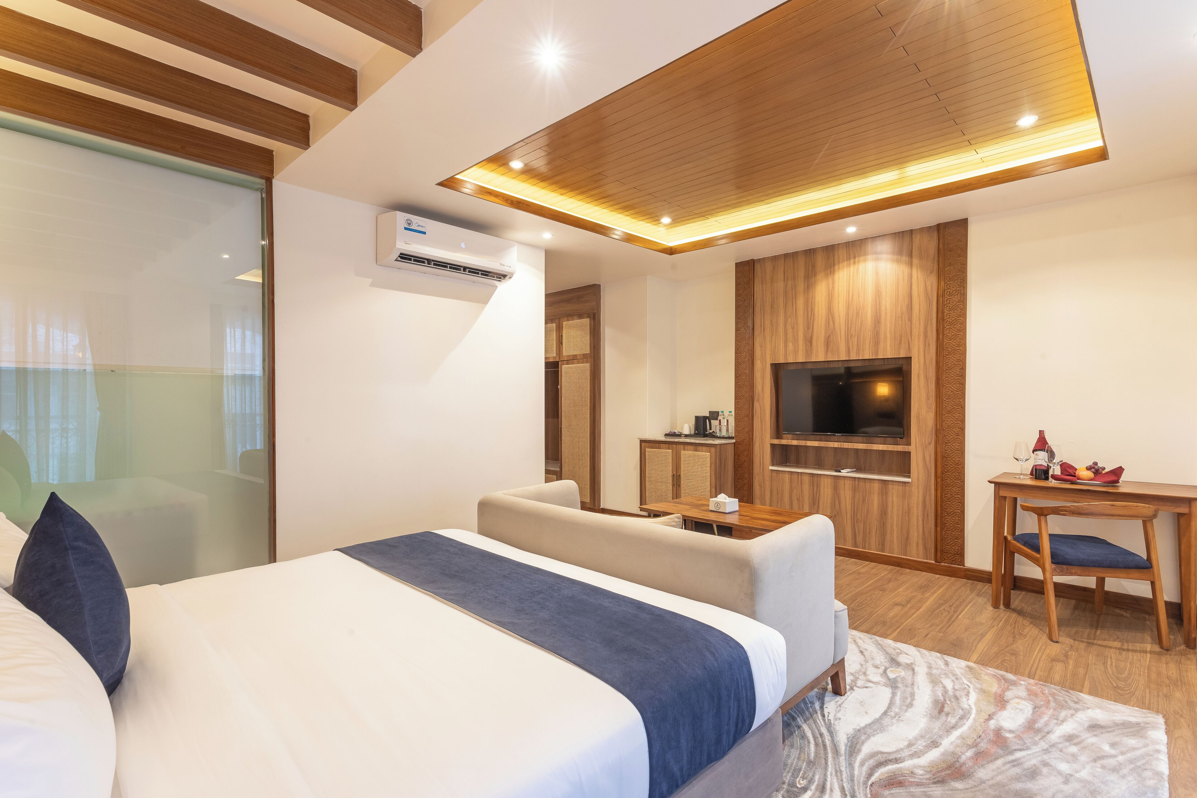Junior Suite, Balcony, City View