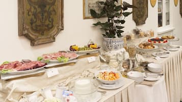 Desayuno buffet incluido todos los días