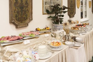 Desayuno buffet incluido todos los días